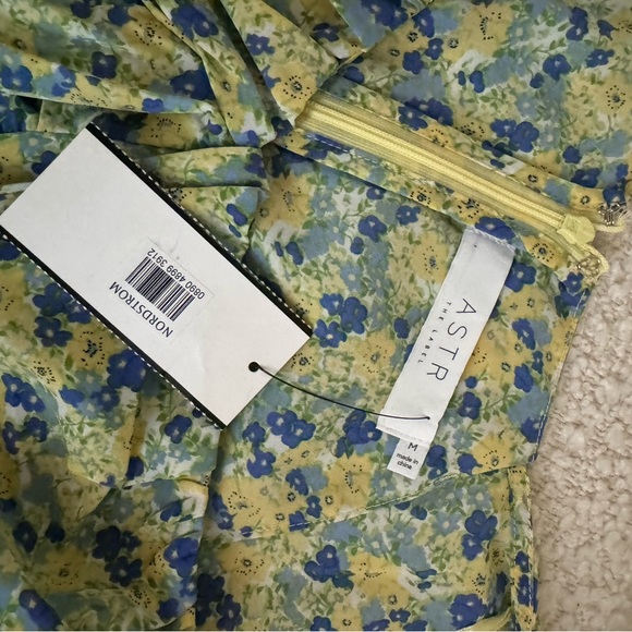 ASTR Floral shirt with zip on the side - Picture 2 of 4